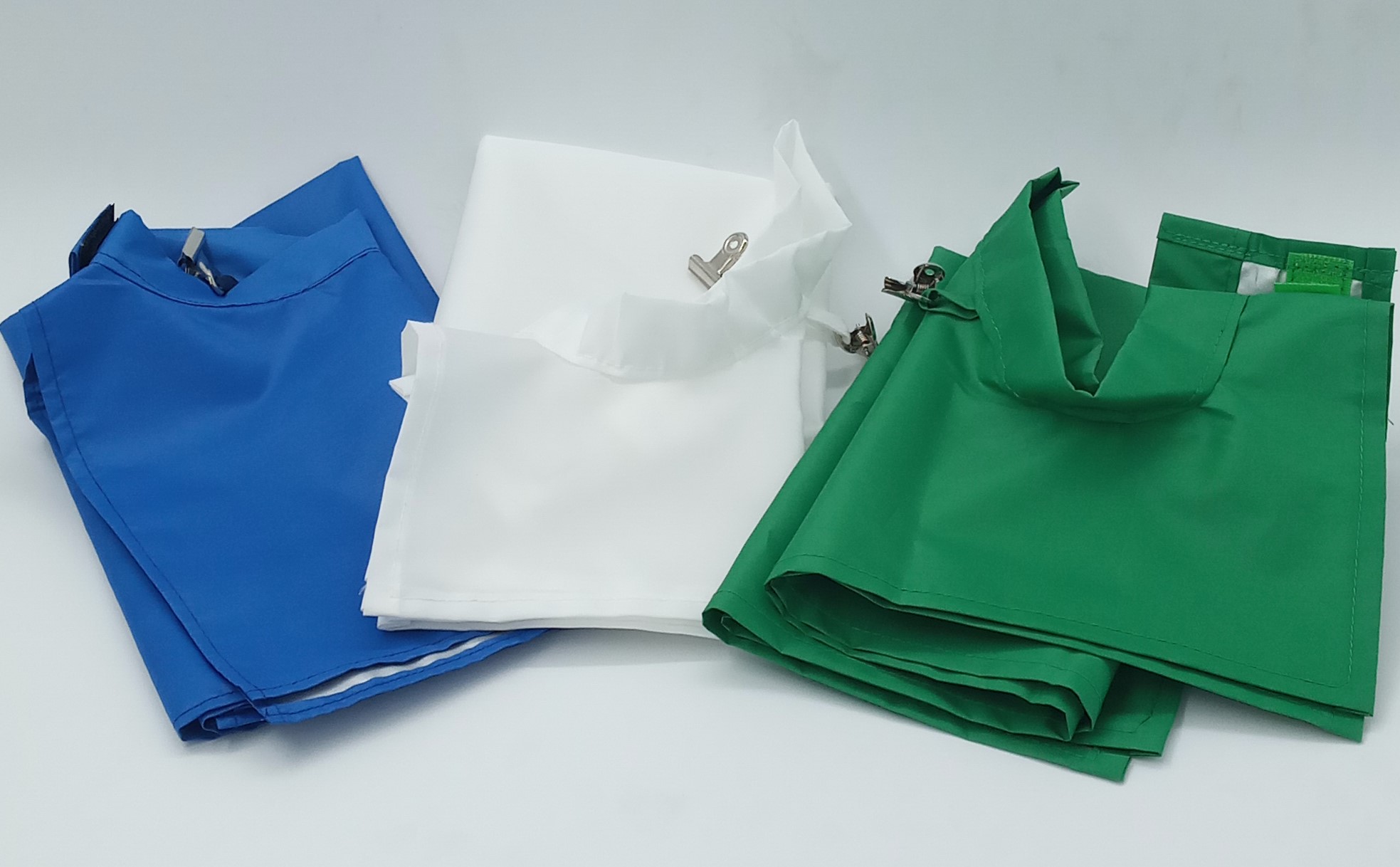 Pechera Plastica Con Velcro Y Clip